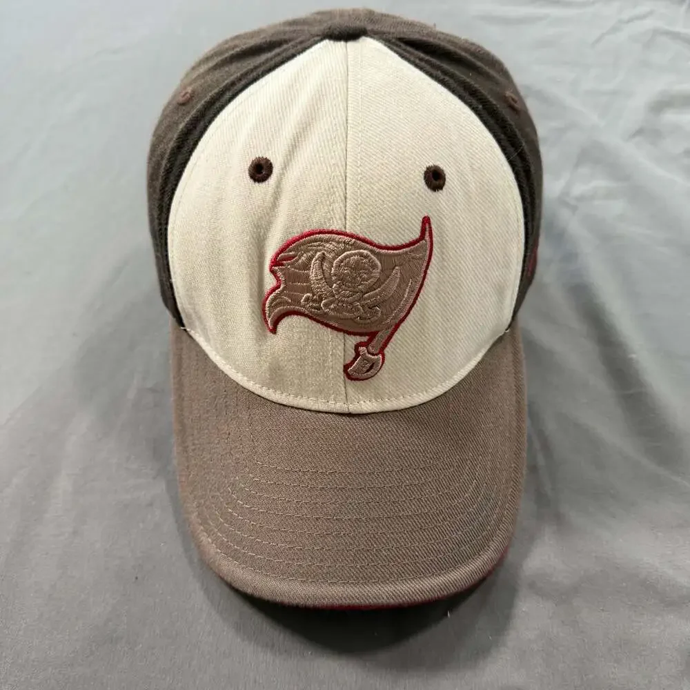 Vintage Reebok Tampa Bay Buccaneers NFL Flex Fit Hat Brown Cream